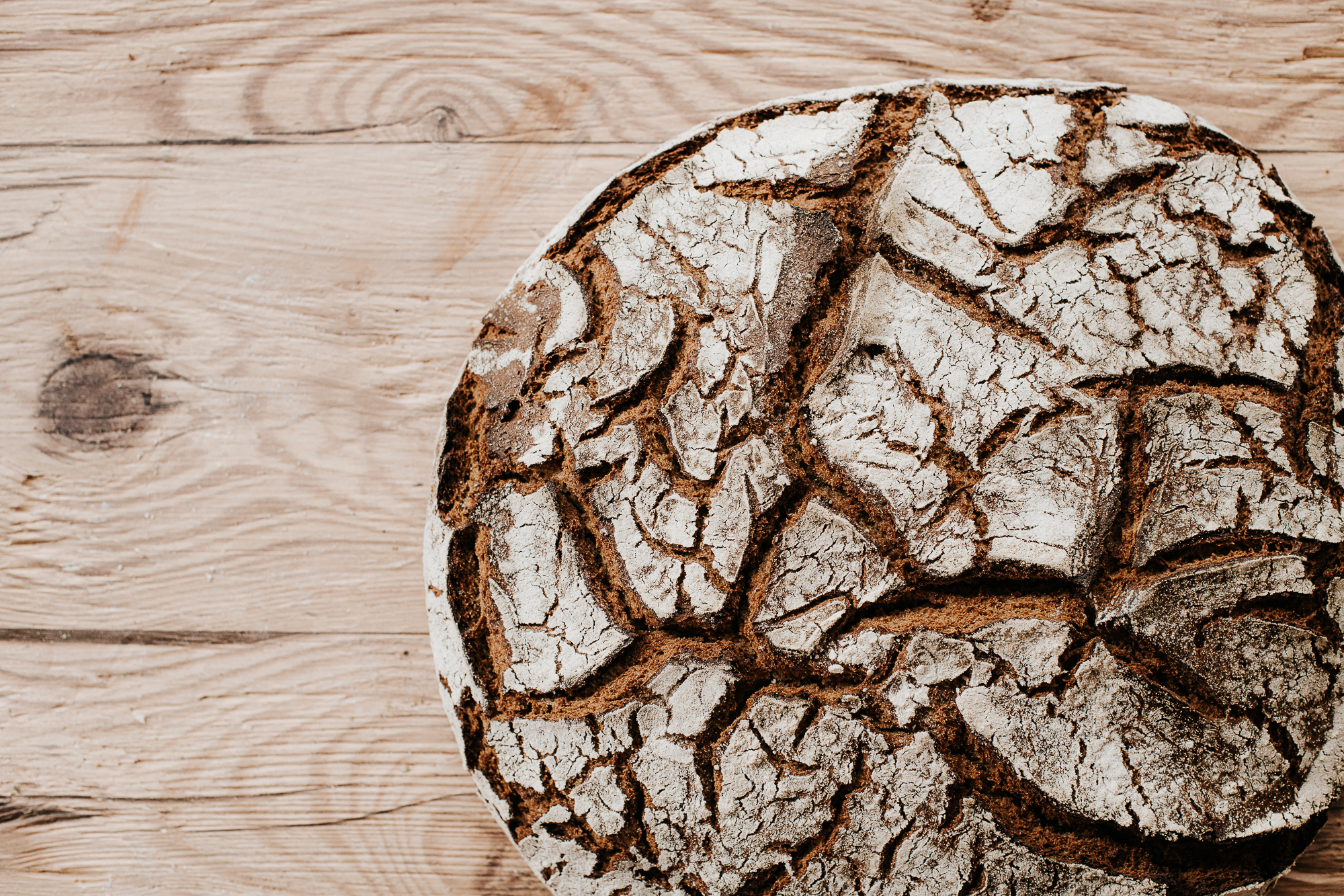 Rustikaler Brotlaib